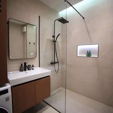 Matisse No21 - Luxury One Bedroom With Parking Tirana