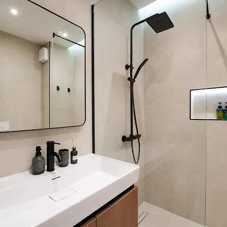 Apartman Matisse No21 - Luxury One Bedroom With Parking Tirana