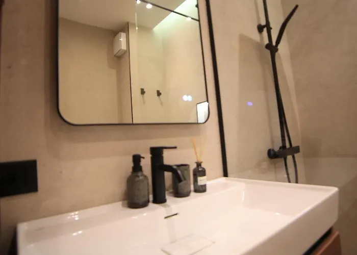 Matisse No21 - Luxury One Bedroom With Parking 地拉那
